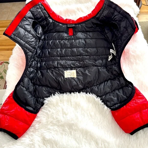 New w/out tag Pajar puffer 4 legged dog jacket.  Adjustable waist. Velcro. - Picture 9 of 16